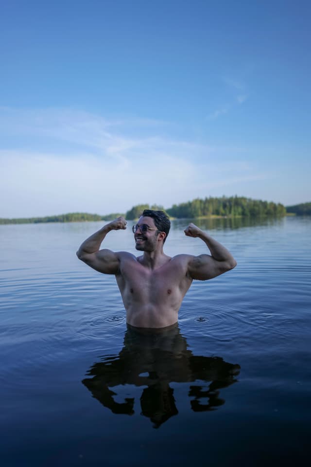 Dr. Night training in water